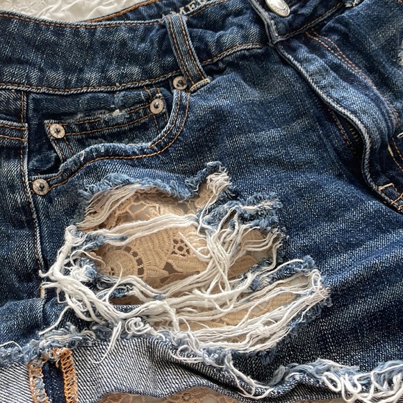 American Eagle Distressed Jeans Shorts - Picture 3 of 9
